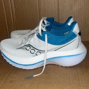 Women’s Saucony Kinvara Pro running shoes  size 9.5